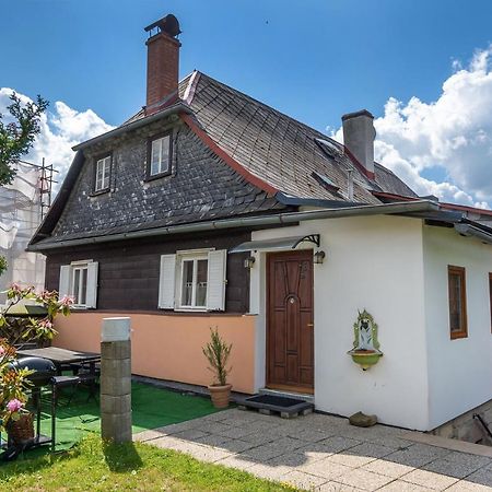 Chalupa u kostela Chřibská Buitenkant foto